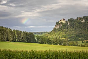 Images Dated 23rd November 2020: Rainbow over Werenwag Castle, Upper Danube Nature Park, Swabian Jura, Baden-Wurttemberg, Germany