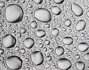 Round Gallery: Raindrops, Iceland
