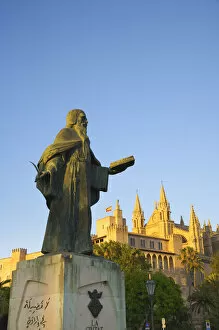 Images Dated 30th October 2008: Ramon Llull Statue, Palma, Mallorca, Spain