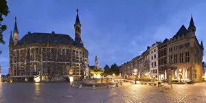 Images Dated 11th October 2016: Rathaus (Town Hall) and Markt, Aachen, North Rhine Westphalia, Germany