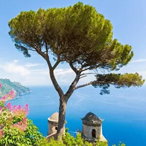 Images Dated 12th December 2017: Ravello, Amalfi Coast, Sorrento, Italy. View of the coastline from Villa Rufolo