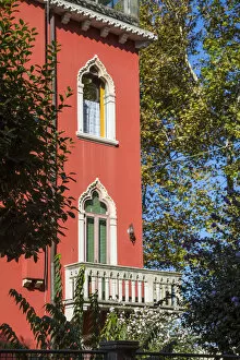 Images Dated 3rd October 2016: Red house with balcony, Sant Elena, Venice, Italy