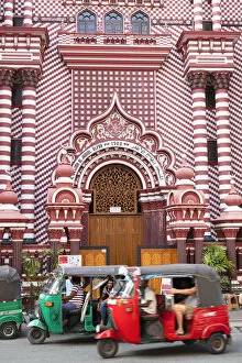 Images Dated 10th June 2019: Red Masjid, Pettah, Colombo, Sri Lanka