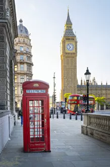 Images Dated 15th June 2022: Red phone box & Big Ben, Houses of Parliamant, London, England, UK