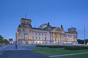 Images Dated 18th July 2011: Reichstag (Deutscher Bundestag / Parliament Bldg), Berlin, Germany