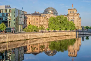 Government Prints: Reichstag in morning light, Berlin, Germany