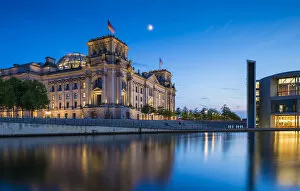 Images Dated 17th June 2014: Reichstag & Paul Lobe Haus, Berlin, Germany