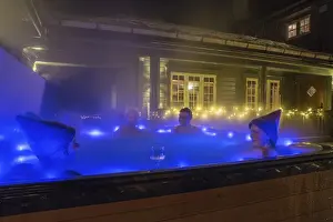 Lodges Prints: Relaxing oudoor Jacuzzi Meraker Lodge Norway Europe