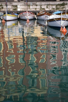 Images Dated 23rd May 2007: Relections