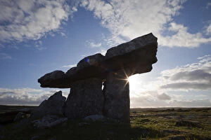 Images Dated 16th August 2010: Republic of Ireland, County Clare, The Burren, Poulnabrone Dolmen