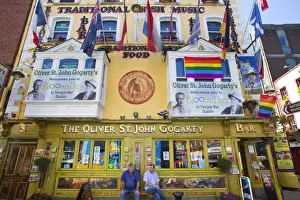 Republic of Ireland, Dublin, Pub Exterior in Temple Bar Area