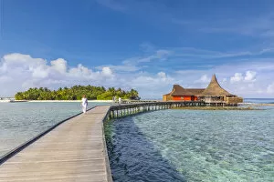 Images Dated 6th February 2017: Restaurant on the Anantara Veli resort, South Male Atoll, Maldives
