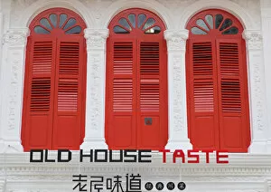 Images Dated 9th March 2017: Restaurant in traditional shophouse, Singapore