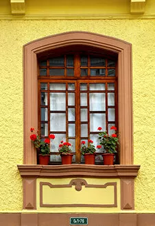 Images Dated 6th January 2014: Restored Colonial Architecture, Apartment Window, Calle Venezuela, Quito, Ecuador