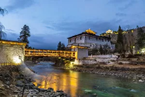 Images Dated 27th May 2020: Rinpung Dzong (otherwise known as Paro Dzong) in the evening, Paro, Paro District, Bhutan