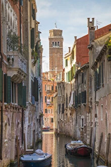 Images Dated 3rd October 2016: Rio de le Do Torre, San Polo, Venice, Italy