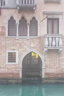 Images Dated 8th February 2023: Rio de S. Lorenzo, Castello, Venice, Veneto, Italy