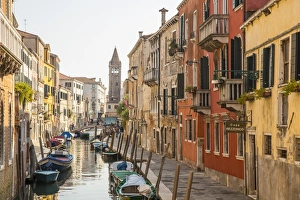 Images Dated 27th September 2016: Rio de San Bernaba, Dorsoduro, Venice, Italy
