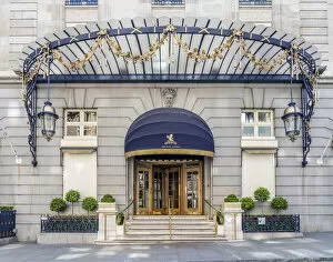 Images Dated 17th July 2020: The Ritz Hotel, Picadilly, St James s, London, England, UK