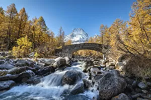 Natural Park Collection: The river Cairasca and Monte Leone in the background during autumn, Alpe Veglia