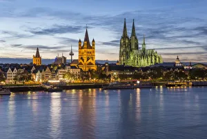 River Rhine, and Cathedral (Dom), Cologne (Koln), North Rhine Westphalia, Germany