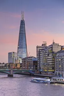 Images Dated 18th December 2017: River Thames, Southwark Bridge and The Shard, London, England, UK