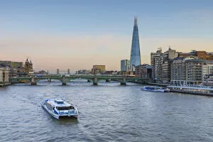 Images Dated 20th December 2017: River Thames, Southwark Bridge and The Shard, London, England, UK