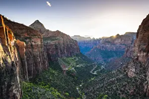 Road to Canyon overlook Zion National Park, Utah, USA