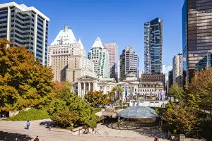Images Dated 16th January 2018: Robson square in autumn, Vancouver, British Columbia, Canada