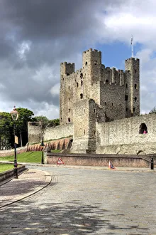 Images Dated 6th November 2012: Rochester castle, Rochester, Kent, England, UK