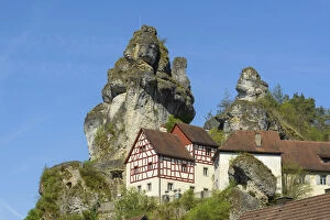 Images Dated 10th March 2021: Rocks and half-timbered houses, TAochersfeld, Franconian Switzerland, Bavaria