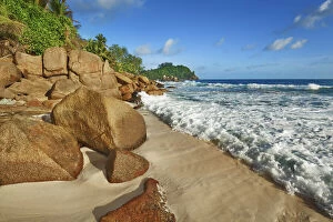 Images Dated 3rd March 2021: Rocky coast at Petite Police - Seychelles, Mahe, Petite Police - Indian Ocean