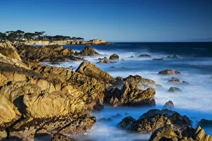 Images Dated 31st March 2017: Rocky Coastline at Pacific Grove, California, USA