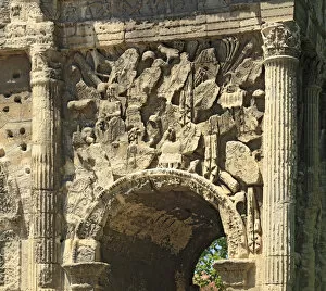 Images Dated 17th July 2008: Roman Triumphal Arch, UNESCO World Heritage Site, Orange, Vaucluse, Provence, France