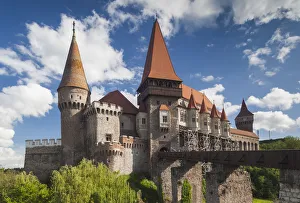 Romania, Transylvania, Hunedoara, Corvin Castle, late afternoon
