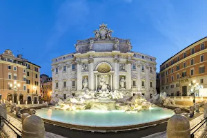 Images Dated 5th January 2017: Rome, Lazio, Italy. Trevi Fountain at dusk