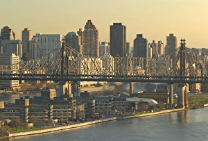 Roosevelt Island Prints: Roosevelt Island & Queensboro Bridge, New York, USA