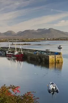 Country Side Collection: Roundstone Harbour, Connemara, Co