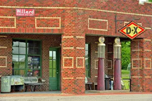Highways Prints: Route 66 tourist attraction- filling station museum, Warwick, Oklahoma, USA