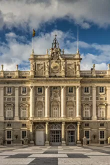 Images Dated 6th April 2018: Royal Palace of Madrid or Palacio Real de Madrid, Plaza de la Armeria, Madrid, Community