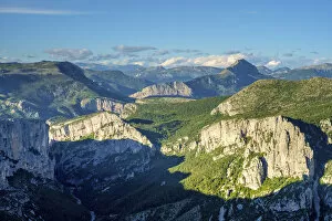 Images Dated 10th July 2014: Rugged mountainous landscape in Gorges du Verdon, Alpes-de-Haute-Provence