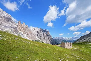 Images Dated 30th September 2022: Ruin of Rifugio Popena, Monte Cristallo, UNESCO World Heritage, Belluno, Veneto, Dolomites, Italy