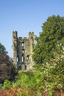 Images Dated 19th August 2020: Ruined castle at Helmsley, Yorkshire, England, UK