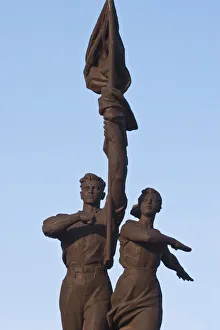 Russia, Ekaterinburg (Yekateringburg), Statue infront of Ascensin Cathedral