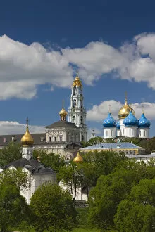 Images Dated 28th November 2011: Russia, Moscow Oblast, Golden Ring, Sergiev Posad, Trinity Monastery of St. Sergius