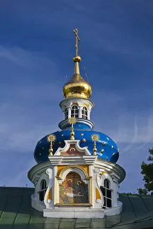 Images Dated 28th November 2011: Russia, Pskovskaya Oblast, Pechory, Pechory Monastery, church cupola
