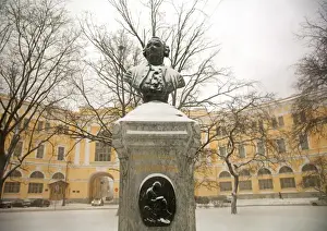Russia, St. Petersburg; A monument to Italian Architect Rossi, standing in front of Ulitsa Rossi