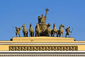 Images Dated 19th August 2011: Russia, St Petersburg, Palace Square, Triumphal Arch, Chariot of Glory, a monument