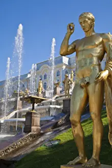 Russia, St Petersburg, Peterhof Palace(Petrodvorets) Grand Cascade
