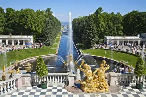 Russia, St Petersburg, Peterhof Palace(Petrodvorets) Grand Cascade